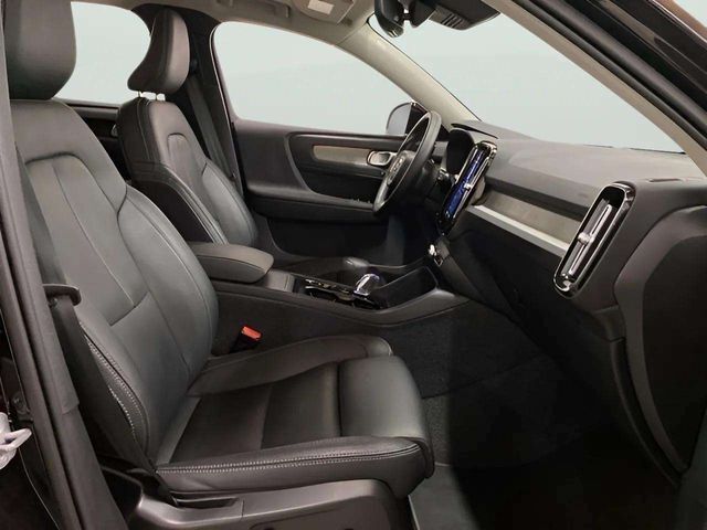 2025 Volvo XC40 B5 Plus Bright Theme Dallas TX