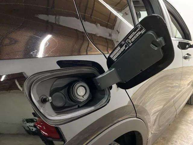 2025 Volvo XC40 B5 Plus Bright Theme Dallas TX