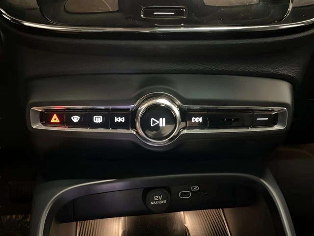 2025 Volvo XC40 B5 Plus Bright Theme Dallas TX