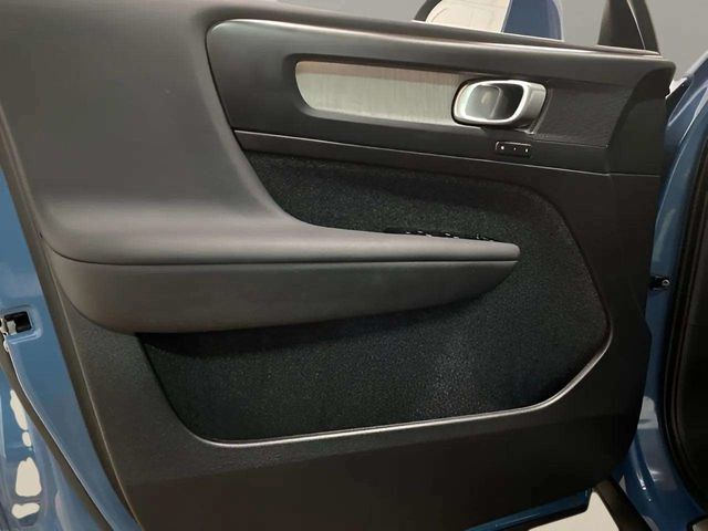 2025 Volvo XC40 B5 Plus Bright Theme Dallas TX