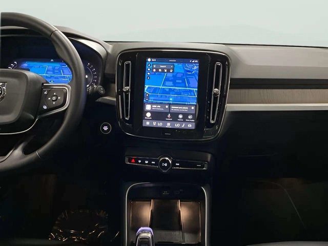 2025 Volvo XC40 B5 Plus Bright Theme Dallas TX