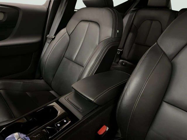 2025 Volvo XC40 B5 Plus Bright Theme Dallas TX