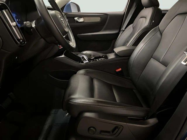 2025 Volvo XC40 B5 Plus Bright Theme Dallas TX