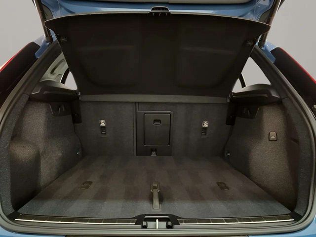 2025 Volvo XC40 B5 Plus Bright Theme Dallas TX