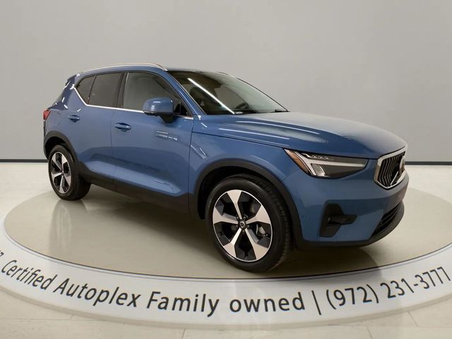 2025 Volvo XC40 B5 Plus Bright Theme Dallas TX