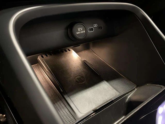 2025 Volvo XC40 B5 Plus Bright Theme Dallas TX