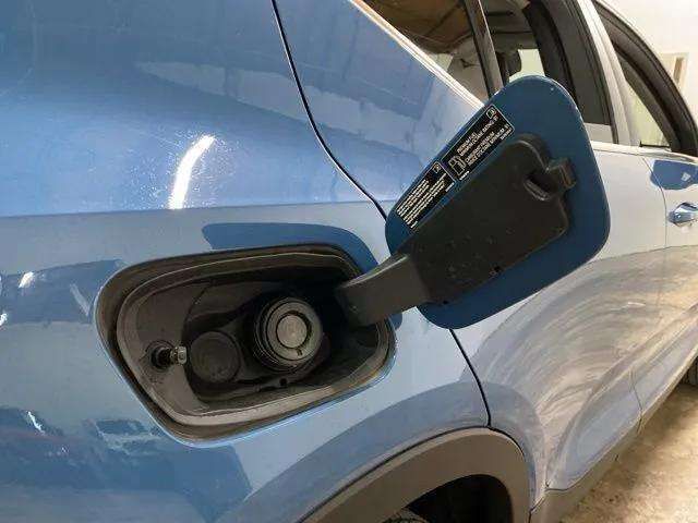 2025 Volvo XC40 B5 Plus Bright Theme Dallas TX