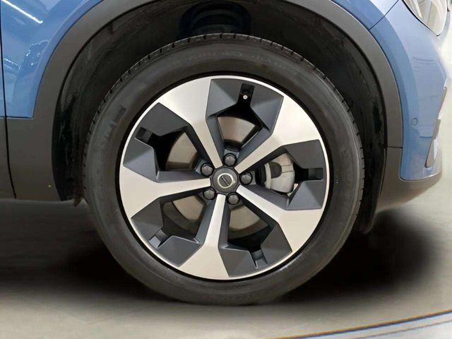 2025 Volvo XC40 B5 Plus Bright Theme Dallas TX