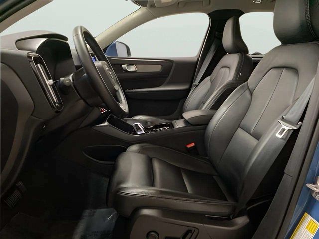 2025 Volvo XC40 B5 Plus Bright Theme Dallas TX