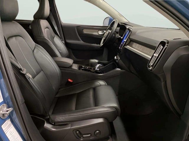 2025 Volvo XC40 B5 Plus Bright Theme Dallas TX