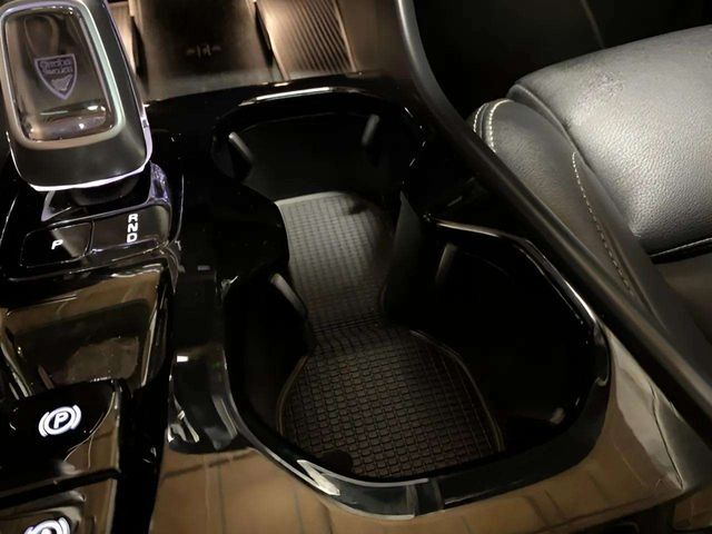 2025 Volvo XC40 B5 Plus Bright Theme Dallas TX