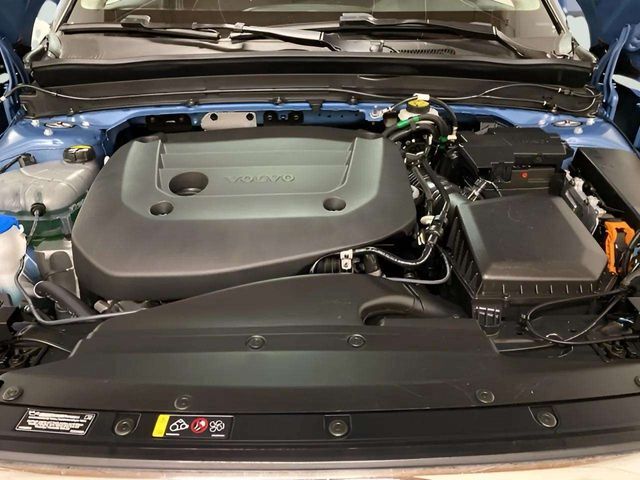 2025 Volvo XC40 B5 Plus Bright Theme Dallas TX