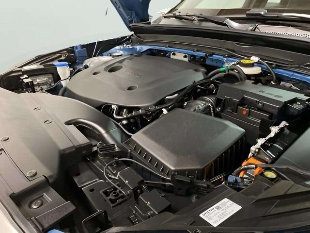 2025 Volvo XC40 B5 Plus Bright Theme Dallas TX