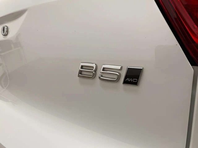 2025 Volvo XC40 B5 Plus Bright Theme Dallas TX