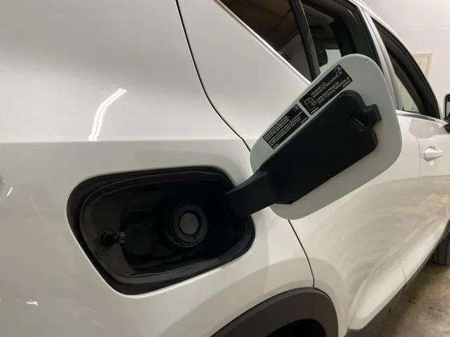 2025 Volvo XC40 B5 Plus Bright Theme Dallas TX