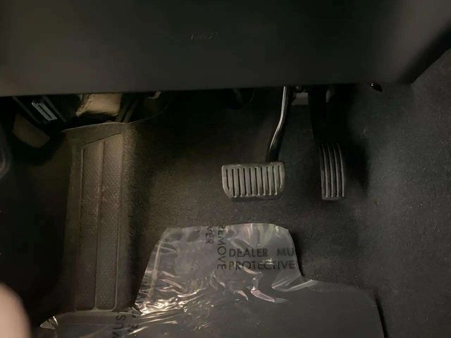 2025 Volvo XC40 B5 Plus Bright Theme Dallas TX