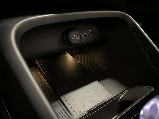 2025 Volvo XC40 B5 Plus Bright Theme Dallas TX