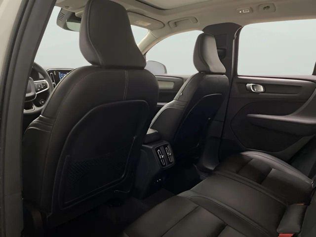 2025 Volvo XC40 B5 Plus Bright Theme Dallas TX