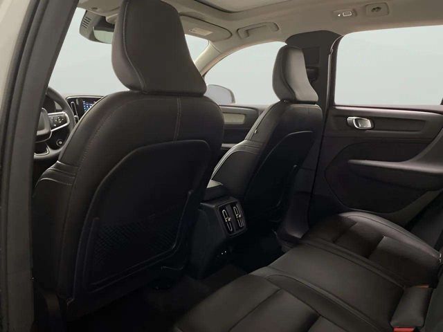 2025 Volvo XC40 B5 Plus Bright Theme Dallas TX