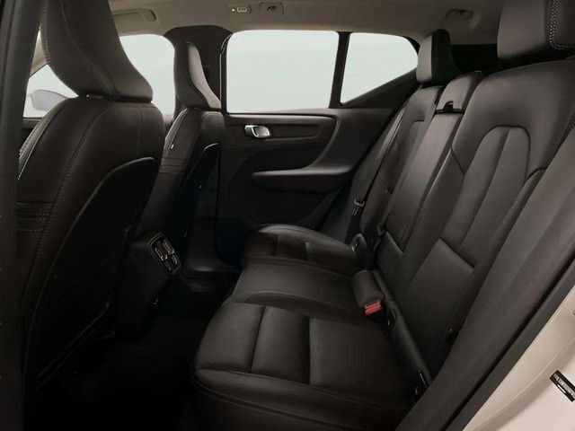 2025 Volvo XC40 B5 Plus Bright Theme Dallas TX