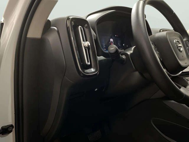 2025 Volvo XC40 B5 Plus Bright Theme Dallas TX