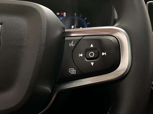 2025 Volvo XC40 B5 Plus Bright Theme Dallas TX