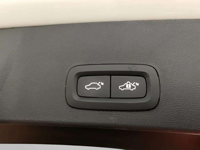 2025 Volvo XC40 B5 Plus Bright Theme Dallas TX