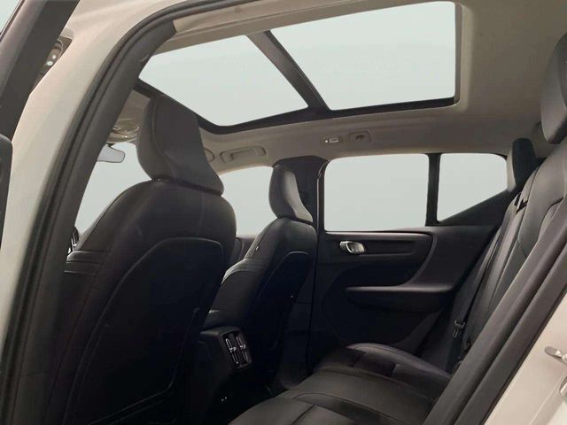 2025 Volvo XC40 B5 Plus Bright Theme Dallas TX