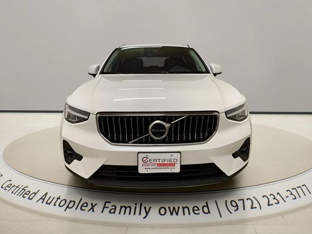 2025 Volvo XC40 B5 Plus Bright Theme Dallas TX