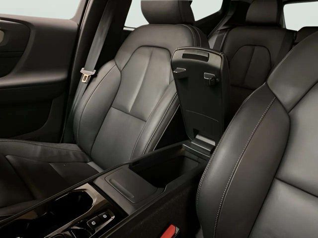 2025 Volvo XC40 B5 Plus Bright Theme Dallas TX