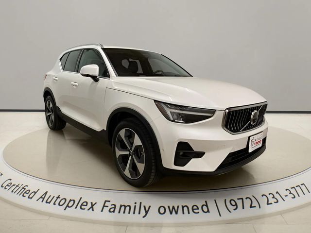 2025 Volvo XC40 B5 Plus Bright Theme Dallas TX