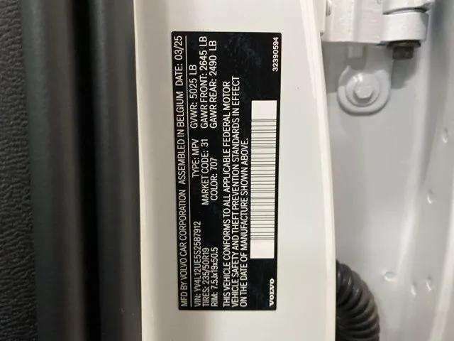 2025 Volvo XC40 B5 Plus Bright Theme Dallas TX