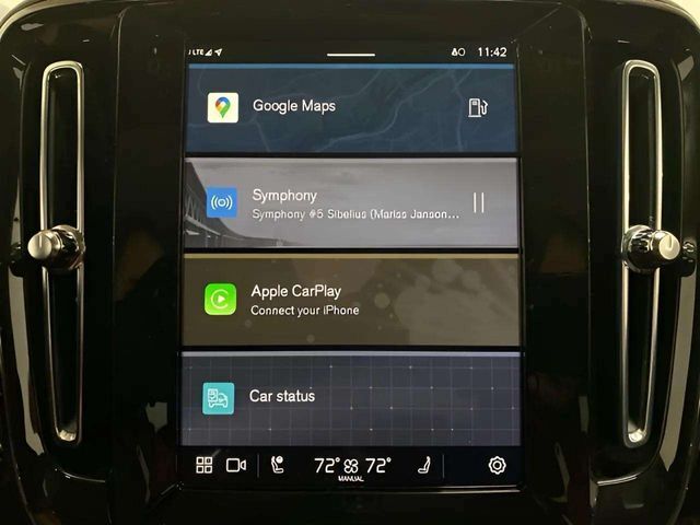 2025 Volvo XC40 B5 Plus Bright Theme Dallas TX