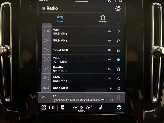 2025 Volvo XC40 B5 Plus Bright Theme Dallas TX