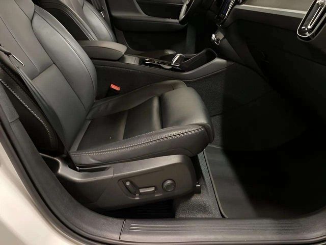 2025 Volvo XC40 B5 Plus Bright Theme Dallas TX