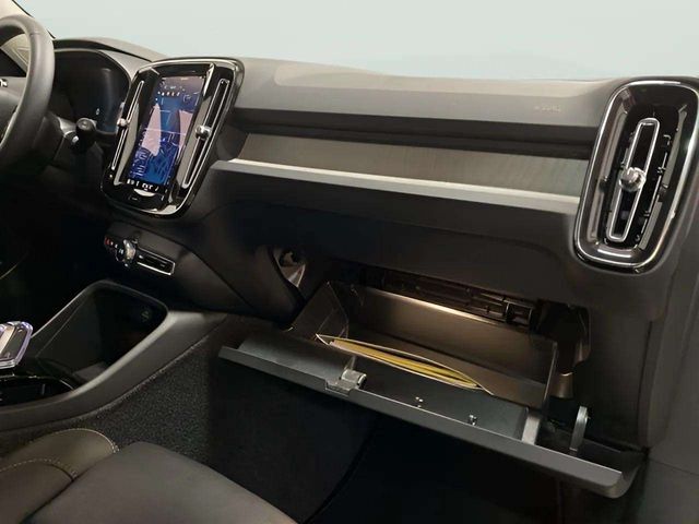 2025 Volvo XC40 B5 Plus Bright Theme Dallas TX