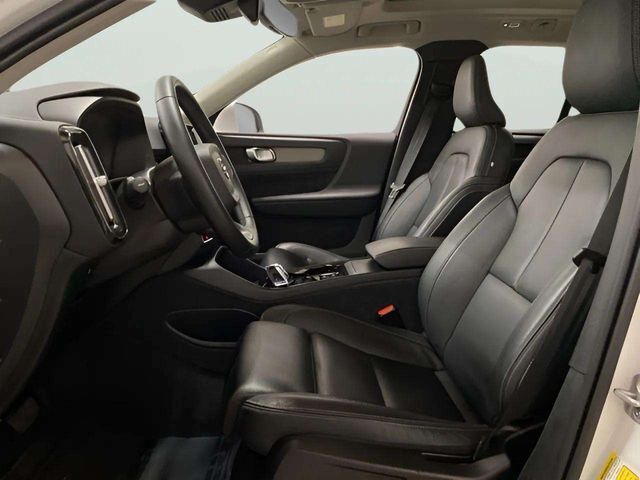 2025 Volvo XC40 B5 Plus Bright Theme Dallas TX