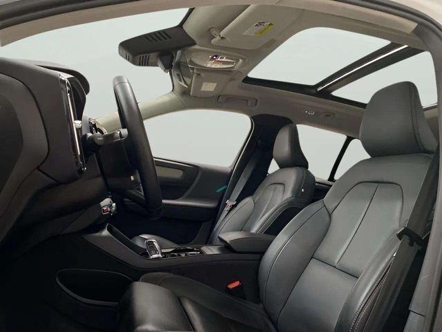 2025 Volvo XC40 B5 Plus Bright Theme Dallas TX