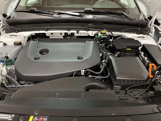 2025 Volvo XC40 B5 Plus Bright Theme Dallas TX