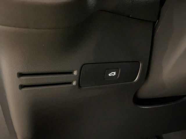 2025 Volvo XC40 B5 Plus Bright Theme Dallas TX