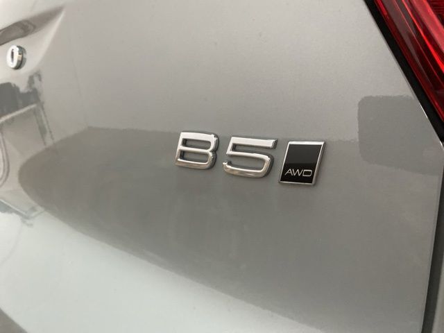 2025 Volvo XC40 B5 Plus Bright Theme Dallas TX