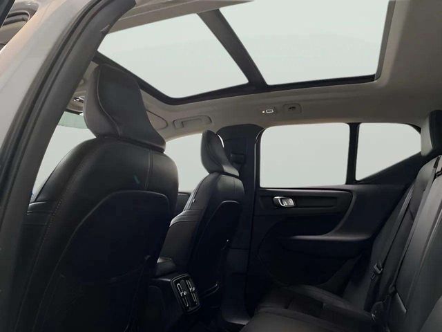 2025 Volvo XC40 B5 Plus Bright Theme Dallas TX