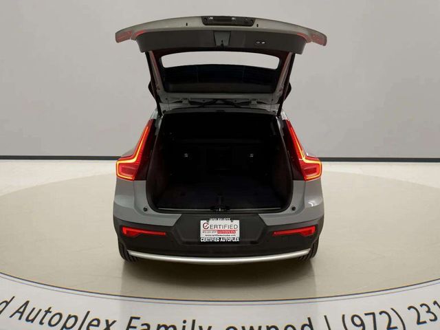2025 Volvo XC40 B5 Plus Bright Theme Dallas TX