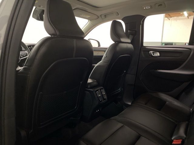2025 Volvo XC40 B5 Plus Bright Theme Dallas TX