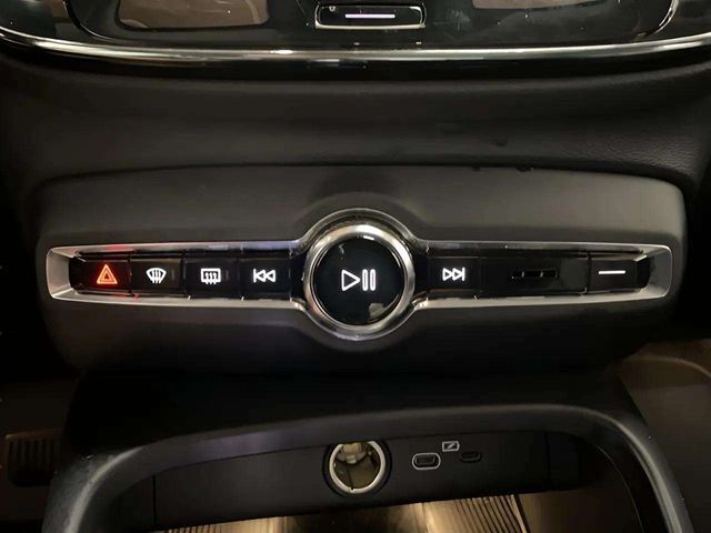 2025 Volvo XC40 B5 Plus Bright Theme Dallas TX