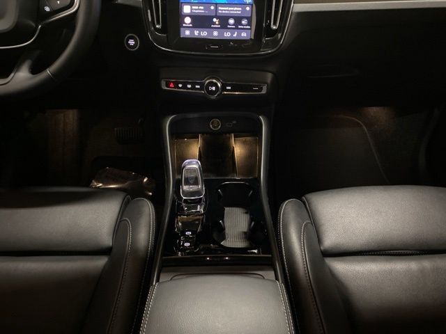 2025 Volvo XC40 B5 Plus Bright Theme Dallas TX