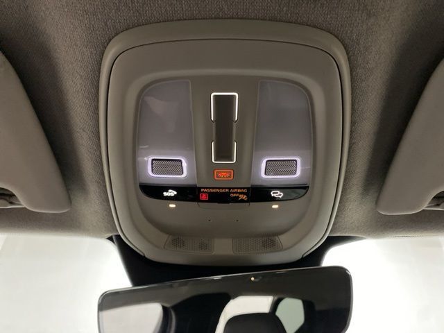 2025 Volvo XC40 B5 Plus Bright Theme Dallas TX
