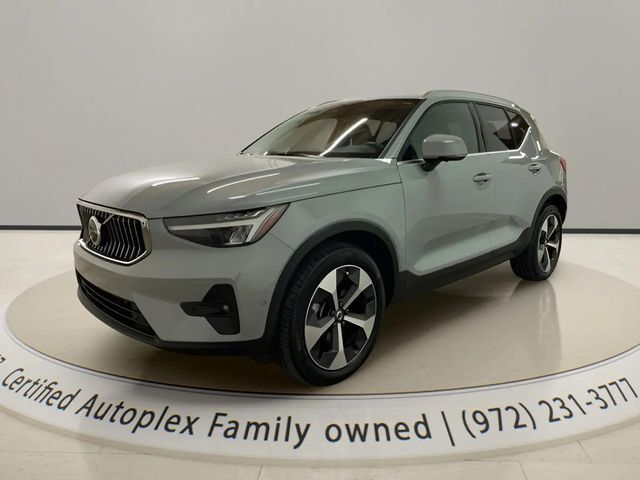2025 Volvo XC40