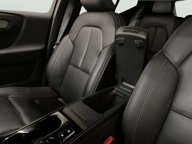 2025 Volvo XC40 B5 Plus Bright Theme Dallas TX