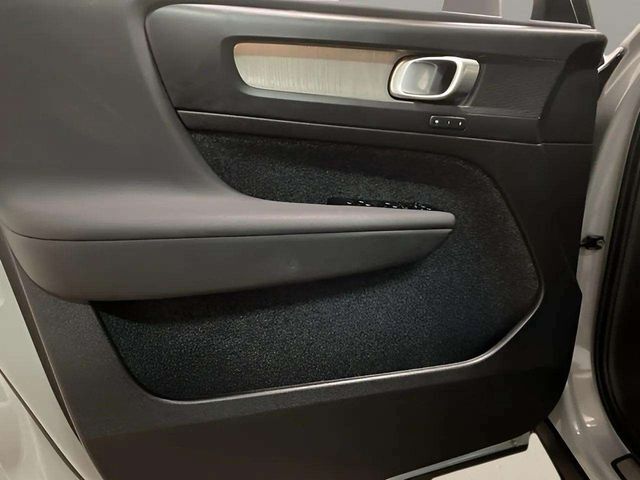 2025 Volvo XC40 B5 Plus Bright Theme Dallas TX